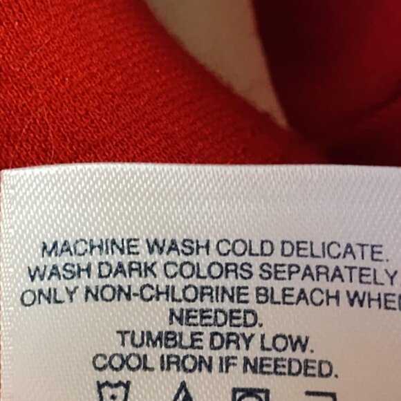 Land's End - 3/4 Flutter sleeve top - Red, size M, 10-12 - Picture 12 of 13